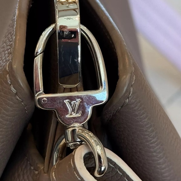 Louis Vuitton Astrid Calfskin Leather Bag - Picture 5 of 12